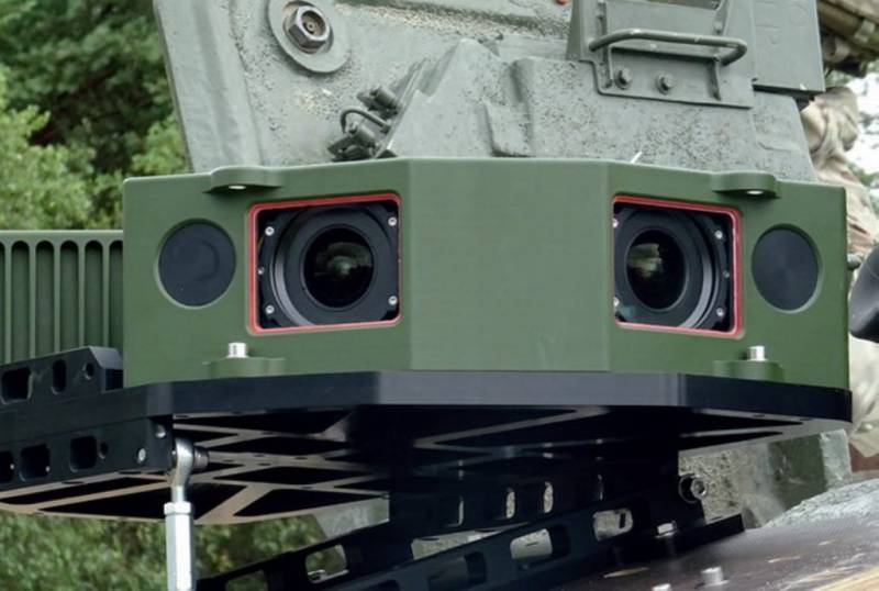 El SETAS (See-Through Tanks), sobre un IFV “Warrior”, brinda a las tripulaciones de vehículos blindados un conocimiento completo de la situación (foto Hensoldt Optronics). El SETAS (See-Through Tanks), sobre un IFV “Warrior”, brinda a las tripulaciones de vehículos blindados un conocimiento completo de la situación (foto Hensoldt Optronics).