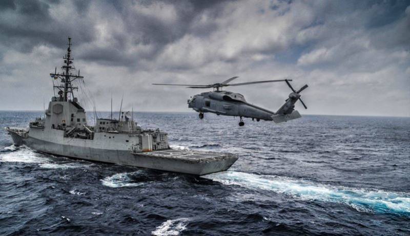 En las modernas operaciones navales el concurso de los helicpteros es imprescindible.