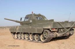 Varios carros Leopard del CENAD San Gregorio, con una torre especial fija, estn configurados para instruir a los conductores en su manejo eficiente. . (Octavio Dez Cmara)