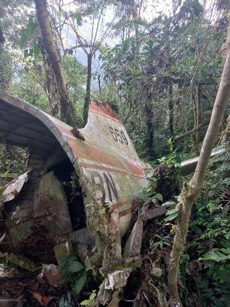 Douglas DC-3, matrícula OB-PBN-569, de Faucett, descubierto en la selva del Perú Douglas DC-3, matrícula OB-PBN-569, de Faucett, descubierto en la selva del Perú