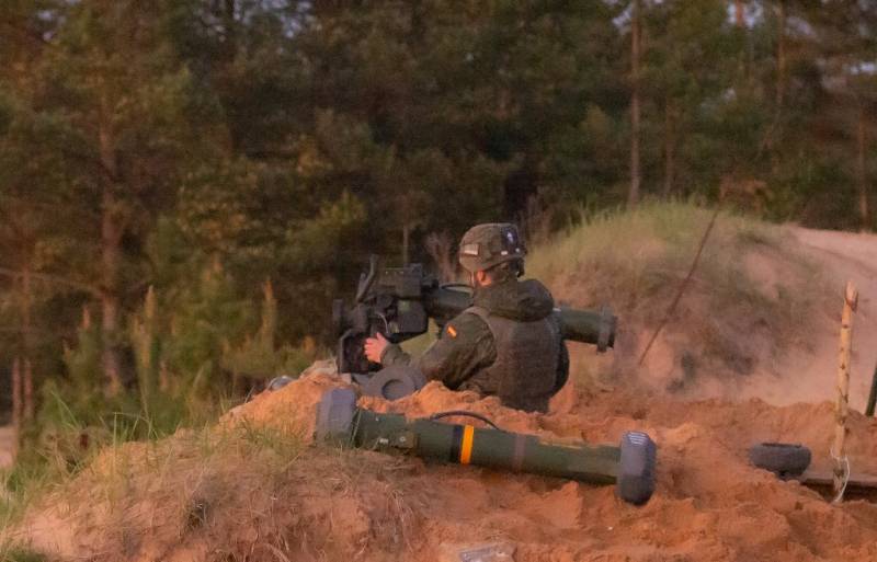 Misil “Spike LR” durante un ejercicio del Ejército de Tierra español en Letonia (foto Estado Mayor de la Defensa). Misil “Spike LR” durante un ejercicio del Ejército de Tierra español en Letonia (foto Estado Mayor de la Defensa).