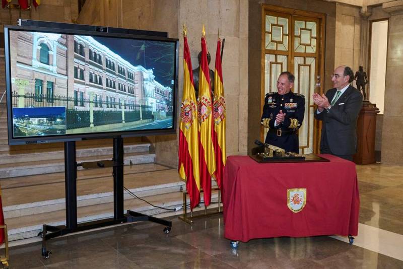 Teniente general Francisco de Paula Bisbal Pons, DICESEDEN y el presidente de Iberdrola, Ignacio Galán. Teniente general Francisco de Paula Bisbal Pons, DICESEDEN y el presidente de Iberdrola, Ignacio Galán.
