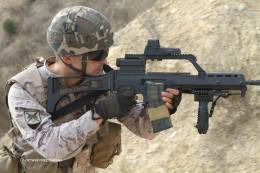Se sigue apostando, en una decisin continuista, por los fusiles de asalto HK G-36E que llevan ya ms de dos dcadas en servicio. (Octavio Dez Cmara)
