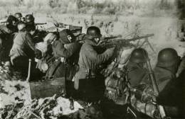 Tropas de la Divisin Azul en posiciones defensivas, destaca una ametralladora MG-34.