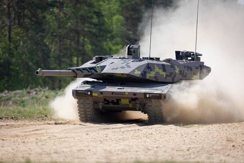 El KF51 puede alcanzar velocidades punta de 70 km/h. en terreno bacheado moviéndose hacia delante y de 30 haciéndolo hacia atrás (foto Rheinmetall). El KF51 puede alcanzar velocidades punta de 70 km/h. en terreno bacheado moviéndose hacia delante y de 30 haciéndolo hacia atrás (foto Rheinmetall).