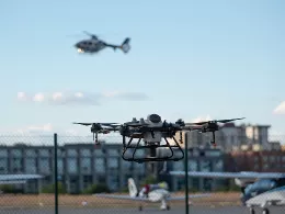 Dron volando en el aeropuerto de Cuatro Vientos de Madrid. Foto: World ATM Congress