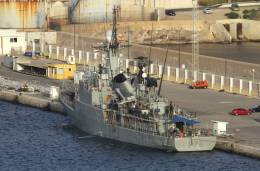 El patrullero Infanta Elena atracado en el muelles de la Curra de Cartagena, ya sin su bandera. (Foto Julio Maz)