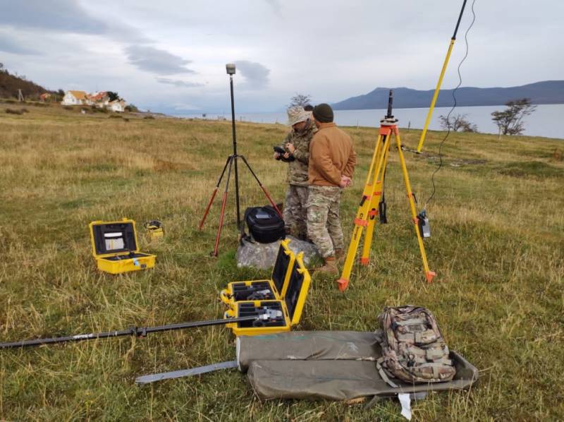 Se realizan los trabajos de medicion y preparacion de los terrenos para la nueva unidad del EA. Se realizan los trabajos de medicion y preparacion de los terrenos para la nueva unidad del EA.