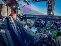 La cabina del KC-390, una ventana al mundo.
