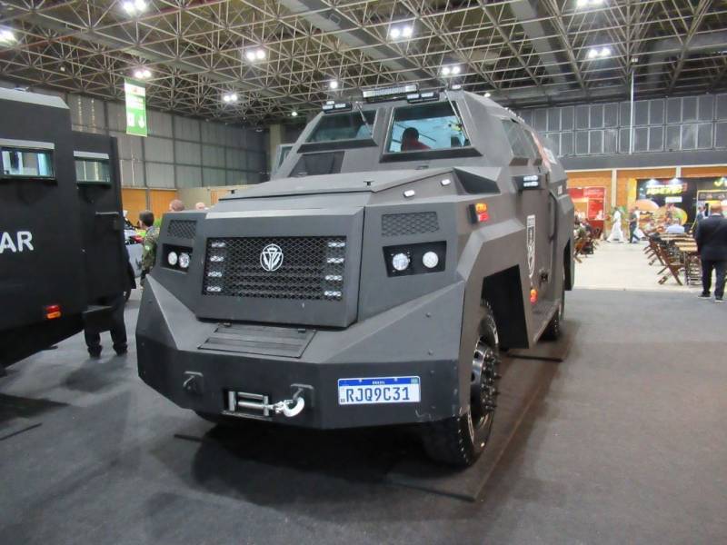 V-Raptor de Combat Armor Defense en LAAD (foto defensa.com) V-Raptor de Combat Armor Defense en LAAD (foto defensa.com)