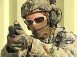 Las unidades de Operaciones Especiales del COMFOSE de Italia han recibido distintos modelos de pistolas APX de Beretta (Octavio D�ez C�mara)