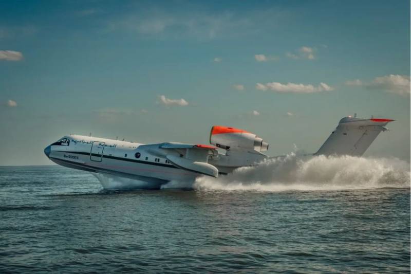 El nuevo Beriev Be-200ES de Argelia, durante el entrenamiento de las dotaciones argelinas. El nuevo Beriev Be-200ES de Argelia, durante el entrenamiento de las dotaciones argelinas.
