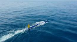 El BlueWhale navegando casi en superficie (IAI)