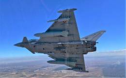 El primer Eurofighter del Ejrcito del Aire armado con misiles aire-aire de largo alcance MBDA METEOR. (foto Eurofighter)