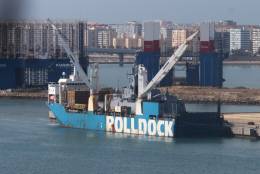 El “Rolldock Star” en “Cádiz” ya con la corbeta “Jazan” embarcada a bordo. (foto Julio Maíz)
