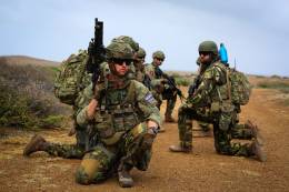 Soldados del 12 Batall�n de Infanter�a del Regimiento de Heutsz de la 11 Brigada Aerom�vil del Koninklijke Landmacht en el ejercicio "Hurex". (Foto: Dutch Ministry of Defence) 