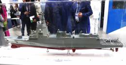 La primera maqueta de la fragata F-111. (foto Julio Ma�z/Defensa.com)