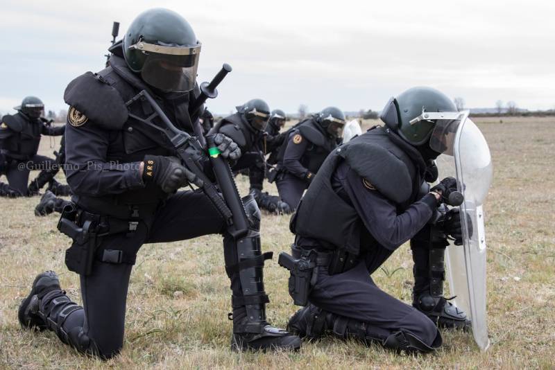 No sería exagerado decir que el GRS junto con las UIP de la Policía Nacional son unidades de las mejor valoradas internacionalmente, hablando en cuanto a actuaciones para el restablecimiento del orden público se refiere. No sería exagerado decir que el GRS junto con las UIP de la Policía Nacional son unidades de las mejor valoradas internacionalmente, hablando en cuanto a actuaciones para el restablecimiento del orden público se refiere.