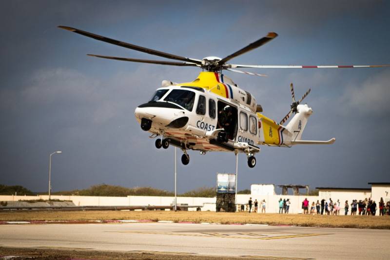 Leonardo AW139 en la rampa de vuelo de la Marinierskazerne en Savaneta. (Foto: Defensie Caribisch gebied) Leonardo AW139 en la rampa de vuelo de la Marinierskazerne en Savaneta. (Foto: Defensie Caribisch gebied)