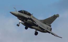 El cazabombardero Rafale, columna dorsal del Ej�rcito del Aire y del Espacio franc�s. (foto Julio Ma�z)