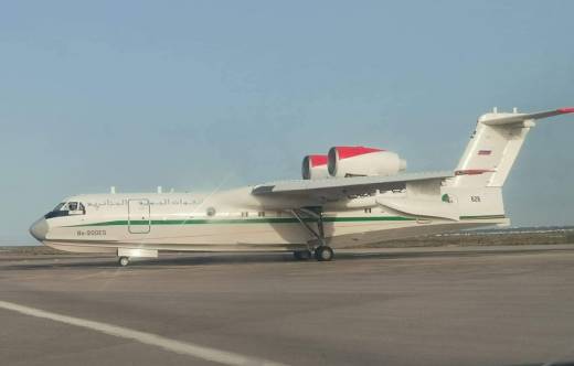 El primer avión anfibio Beriev Be-200 de la Fuerza Aérea de Argelia.