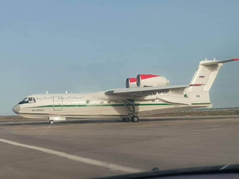 El primer avión anfibio Beriev Be-200 de la Fuerza Aérea de Argelia. El primer avión anfibio Beriev Be-200 de la Fuerza Aérea de Argelia.