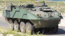Stryker del Ejrcito estadounidense dotado con Trophy, configuracin real que ha realizado mltiples pruebas (Rafael)