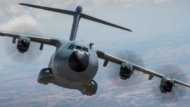 A400M del Ejército del Aire y del Espacio (Ejército del Aire y del Espacio) A400M del Ejército del Aire y del Espacio (Ejército del Aire y del Espacio)