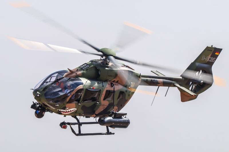 El H145M presentado en España, estaba armado con una ametralladora y un lanzacohetes. (foto Julio Maíz) El H145M presentado en España, estaba armado con una ametralladora y un lanzacohetes. (foto Julio Maíz)