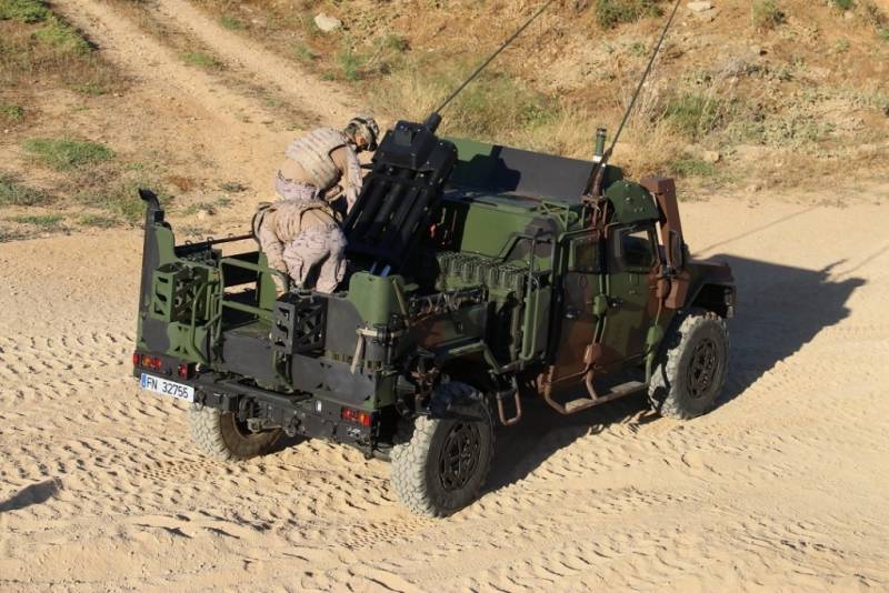Vista trasera del EIMOS, en la que se aprecia el tubo de 81 mm y el sistema de retroceso hidrulico. (foto Julio Maz)  