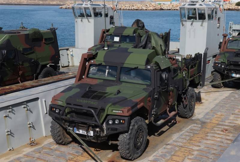 Un EIMOS trincado a bordo de una lancha de desembarco de medios mecanizados LCM-1E de la Armada espaola. (foto Julio Maz)