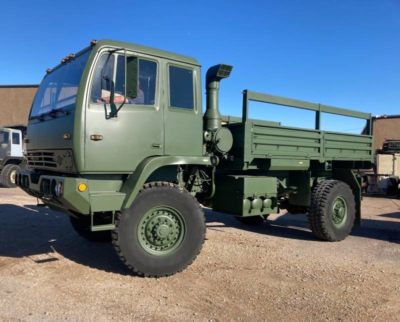 M1078 4x4 Cargo Truck. M1078 4x4 Cargo Truck.