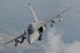 El M-346FA puede recibir diferentes sistemas de armas y ahora un ca��n de 20 mm. en contenedor (Leonardo)