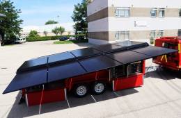 Sistema de placas fotovoltaicas desarrollado por Hispano Vema, para la UME. (foto Julio Maz Gutirrez)