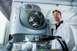 El novedoso pedestal multi equipo Euroflir 410 de Safran Electronics & Defense equipar� a los aviones esp�a de l�Arm�e de l�Air francesa. (Safran Electronics & Defense)