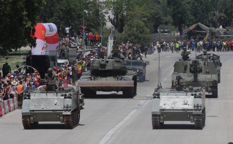 La Brigada “Guadarrama” XII mostro durante el desfile buena parte de sus diferentes medios blindados. (Foto Julio Maíz Gutiérrez) La Brigada “Guadarrama” XII mostro durante el desfile buena parte de sus diferentes medios blindados. (Foto Julio Maíz Gutiérrez)