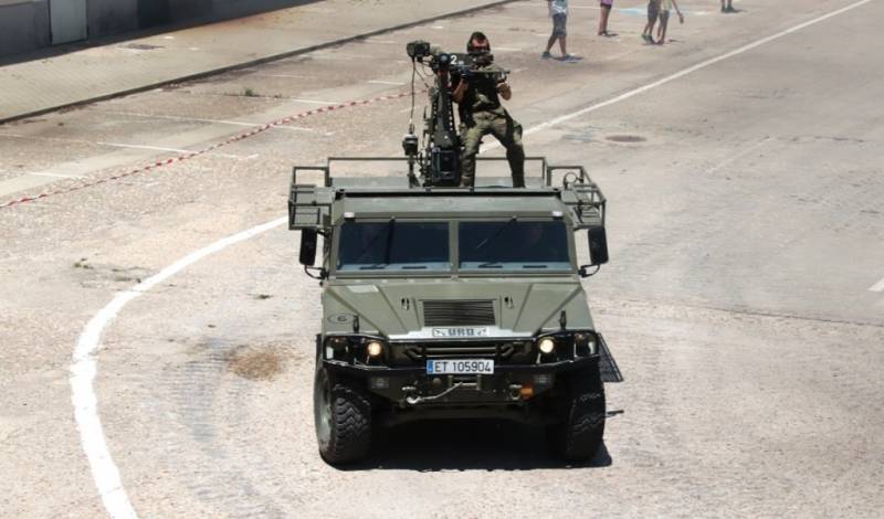 La variante del VAMTAC S3, que porta un lanzador de misiles Mistral, da cobertura antiaérea a la Brigada “Guadarrama” XII. (Foto Julio Maíz Gutiérrez) La variante del VAMTAC S3, que porta un lanzador de misiles Mistral, da cobertura antiaérea a la Brigada “Guadarrama” XII. (Foto Julio Maíz Gutiérrez)