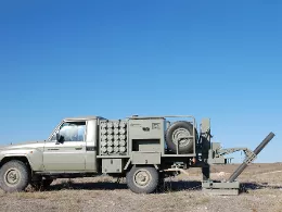 El portamortero sobre Toyota LC 79. Foto: NTGS