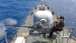 Tiro con el can Oerlikon a bordo del patrullero Vencedora (Armada)
