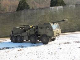 El ob�s autopropulsado Eva en versi�n 8x8 (KON�TRUKTA)