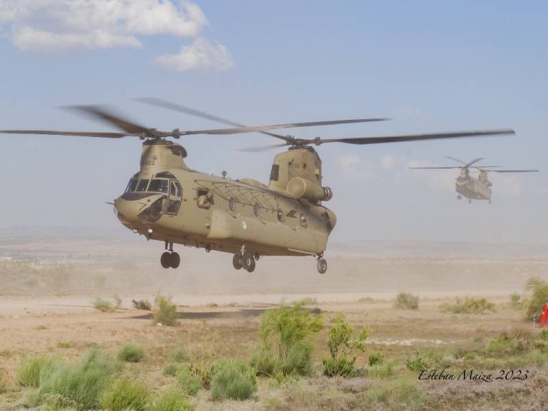 Dos �Chinook� de la Fuerza A�rea Holandesa operando en patrulla.   