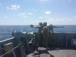 Tiro con arma corta desde el BAM Meteoro (Armada)