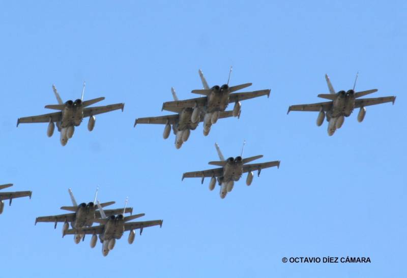 Los EF-18M españoles siguen siendo unos buenos cazabombarderos y pueden mejorarse sus prestaciones aún más. (Octavio Díez Cámara) Los EF-18M españoles siguen siendo unos buenos cazabombarderos y pueden mejorarse sus prestaciones aún más. (Octavio Díez Cámara)