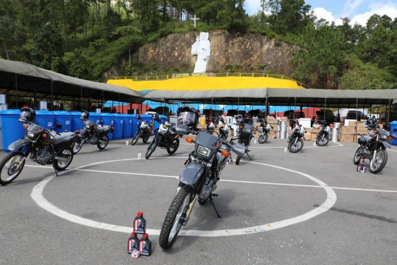 Motos de alta cilindrada Suzuki DR 650. (Guardia Nacional Bolivariana)