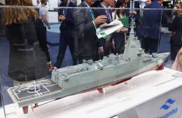 Maqueta de la fragata F-111. (foto Julio Maz)