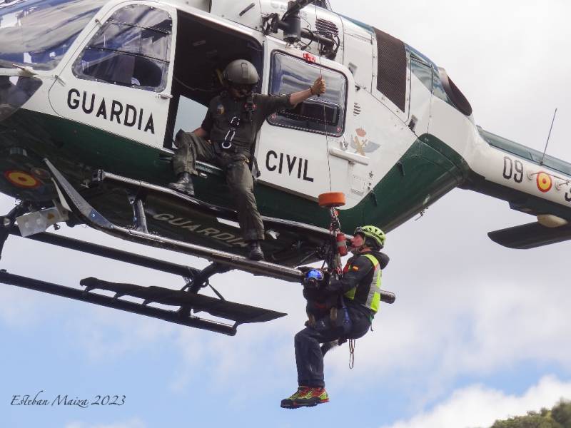 El campo de actuación de ‘Roxi’ abarca también las operaciones con helicóptero. El campo de actuación de ‘Roxi’ abarca también las operaciones con helicóptero.