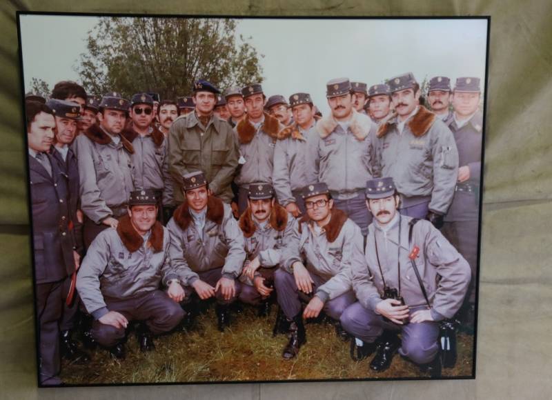 En la exposición itinerante se muestra una foto de aquellos pioneros, que en unos tiempos muy difíciles, forjaron el actual SAER. En la exposición itinerante se muestra una foto de aquellos pioneros, que en unos tiempos muy difíciles, forjaron el actual SAER.