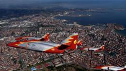 La patrulla guila sobrevolando la ciudad de Gijn. (foto Patrulla guila)