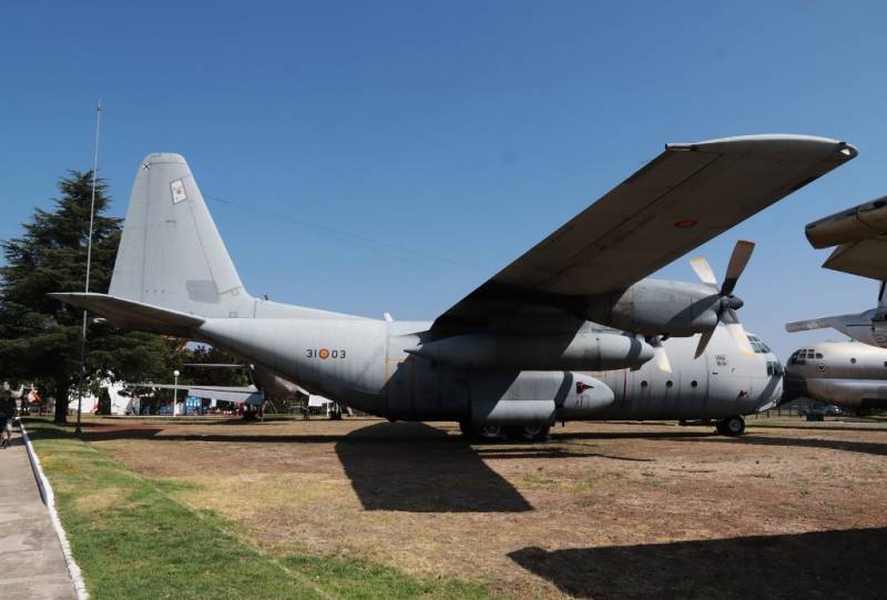 El C-130H Hércules ya se puede visitar en el Museo del Aire de Cuatro Vientos. (foto Julio Maíz Gutiérrez) El C-130H Hércules ya se puede visitar en el Museo del Aire de Cuatro Vientos. (foto Julio Maíz Gutiérrez)