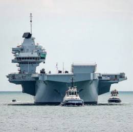Espectacular vista de proa del portaaviones HMS Prince of Wales (foto Royal Navy)